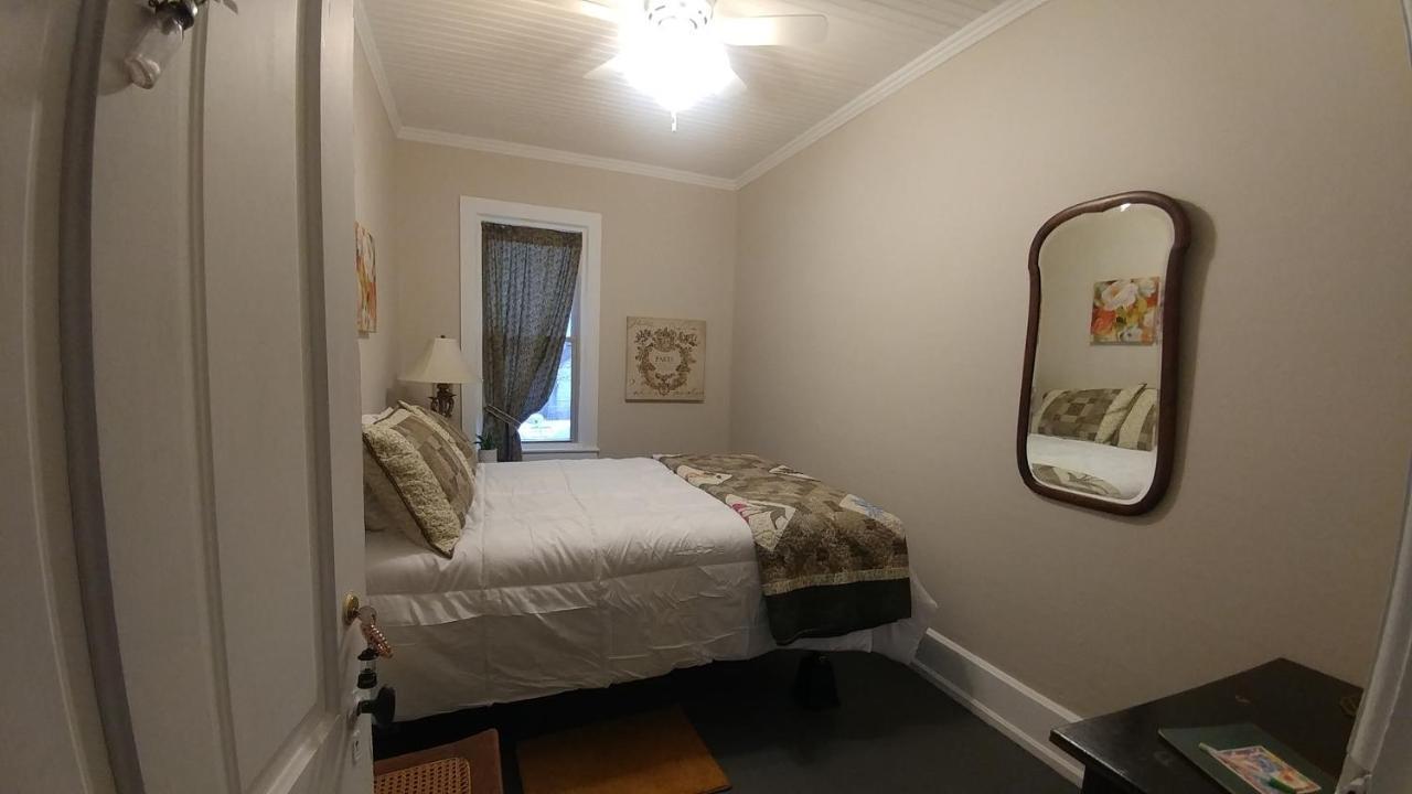 The Burlington Hotel & Bar - Alma Wi المظهر الخارجي الصورة
