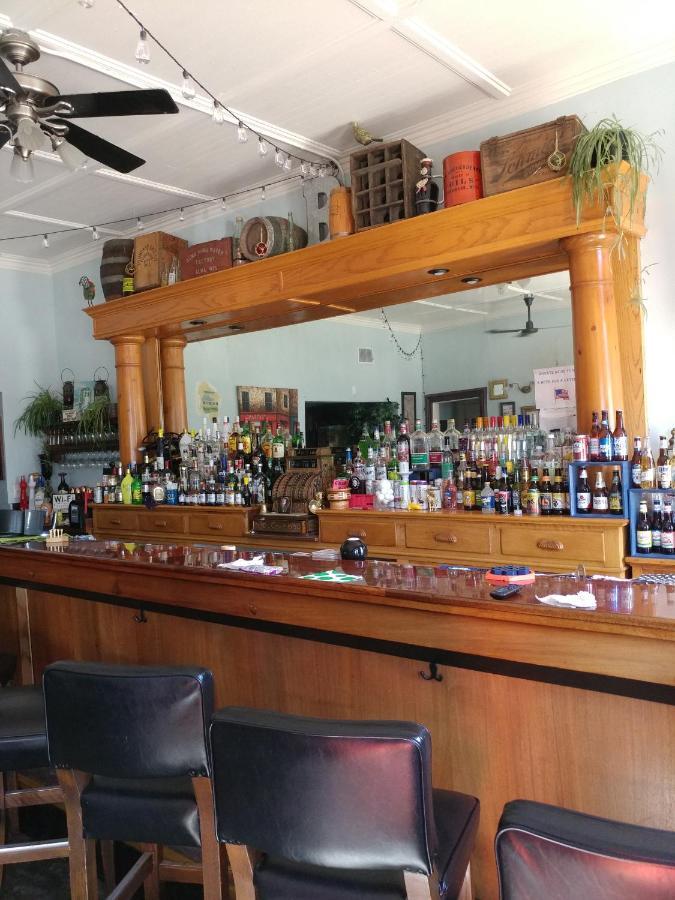 The Burlington Hotel & Bar - Alma Wi المظهر الخارجي الصورة